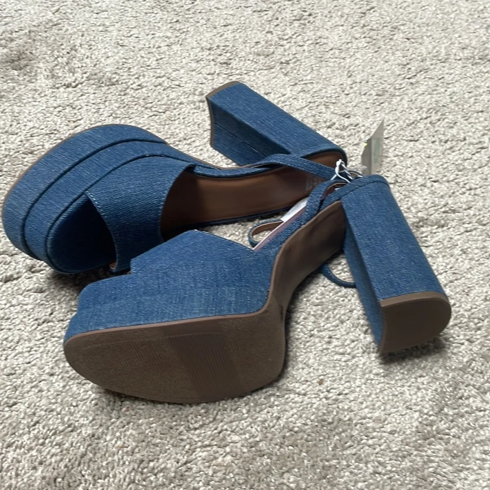 - 2/$30 Wild Fable Alessia jean platform block heels size 8.5
